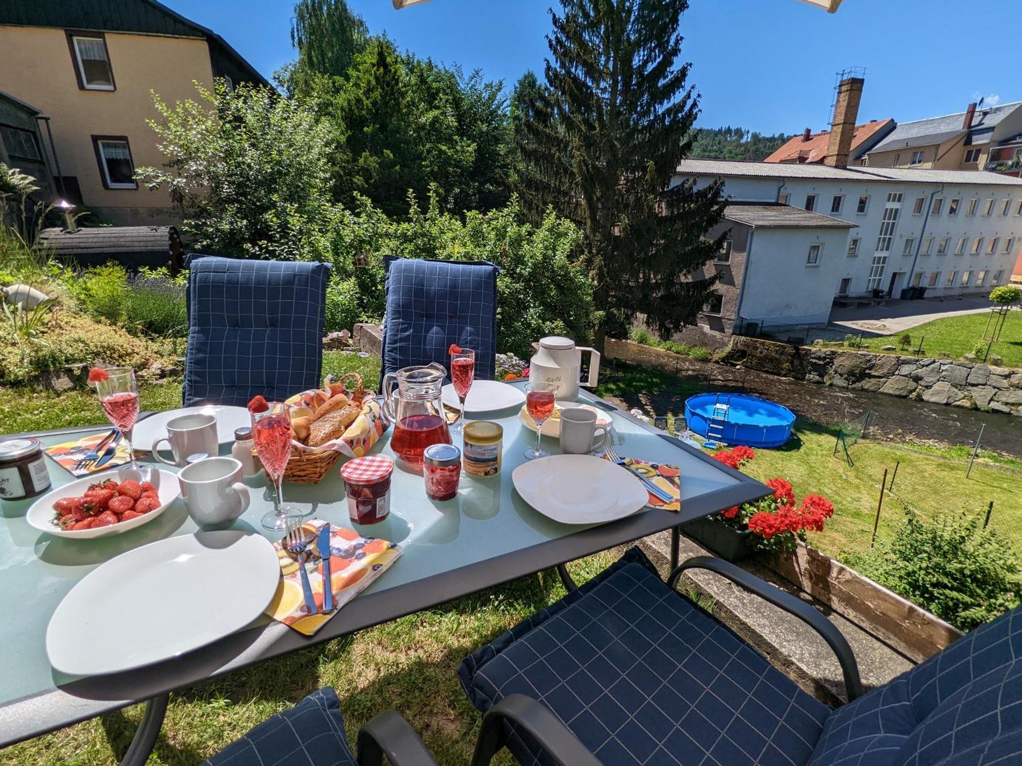 F4 - Urlaubsmagie - Grosse Wohnung Fuer Bis Zu 10 Personen 赛博尼茨 外观 照片